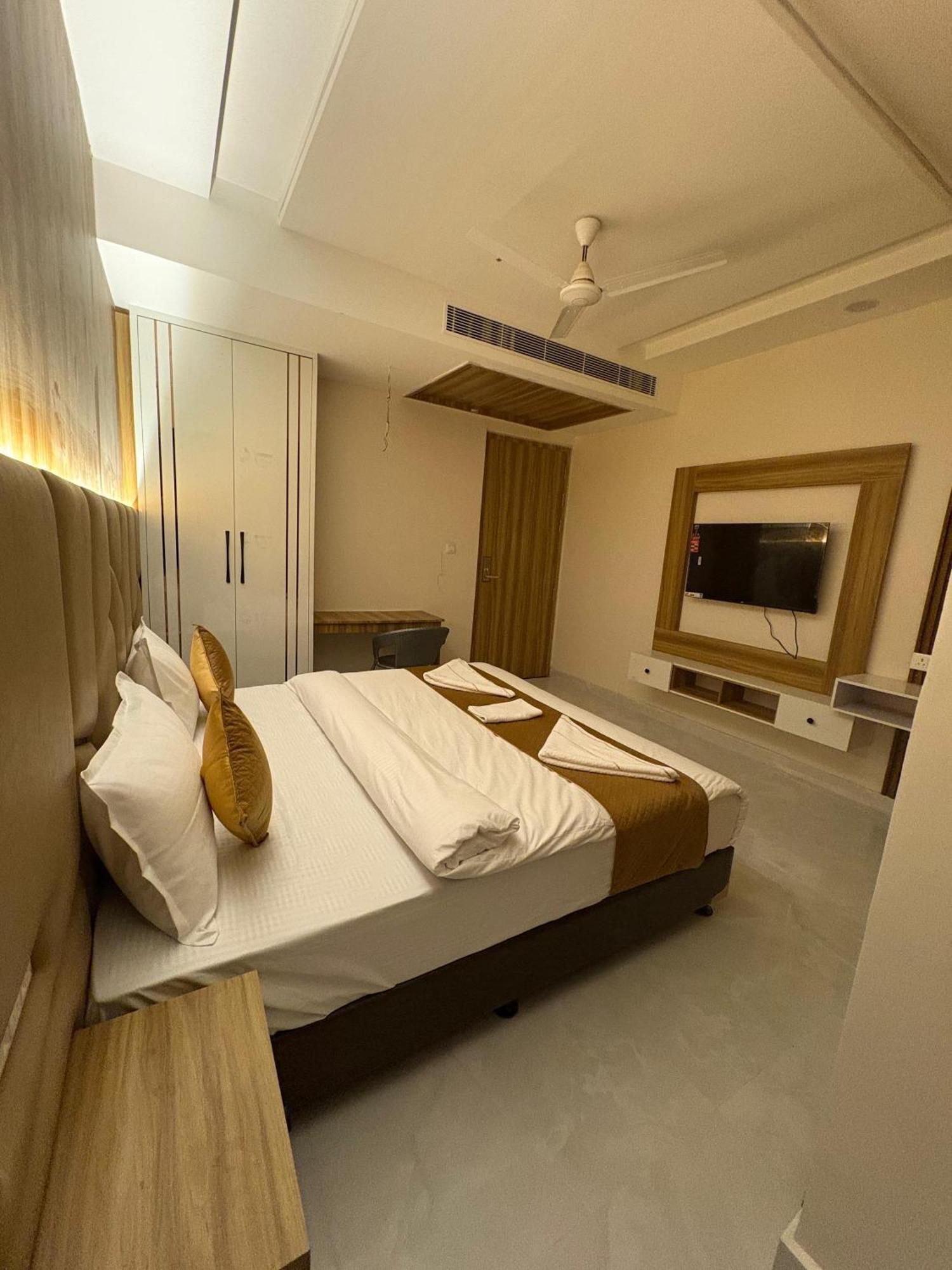 The Janki Hotel Ayodhya Экстерьер фото