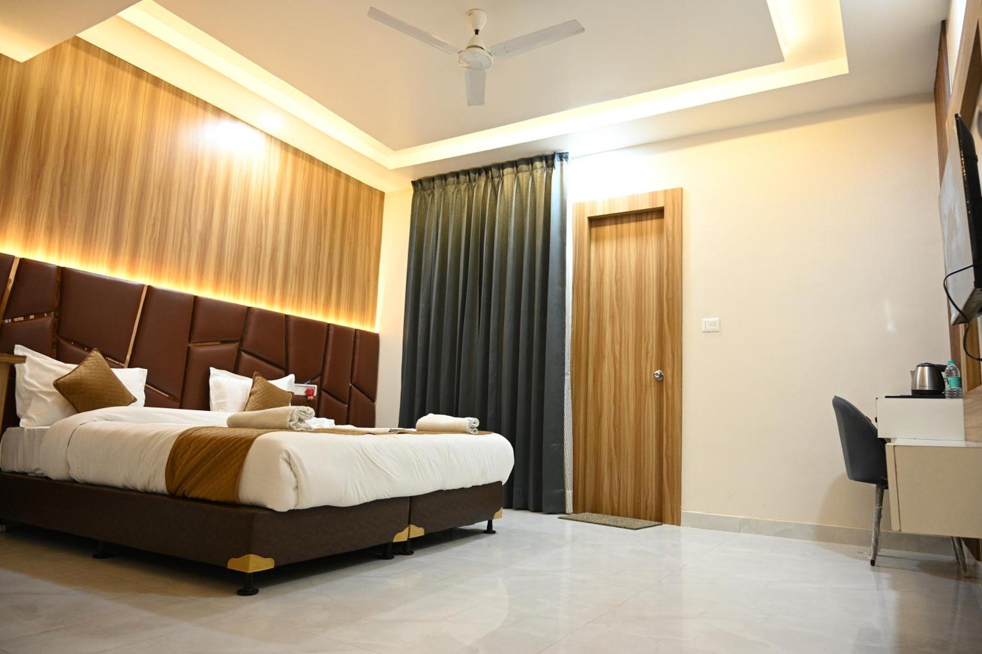 The Janki Hotel Ayodhya Экстерьер фото